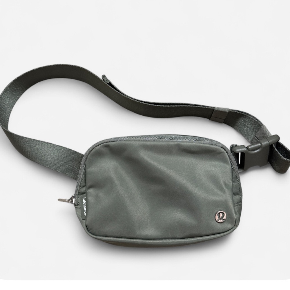 lululemon athletica Everywhere Belt Bag